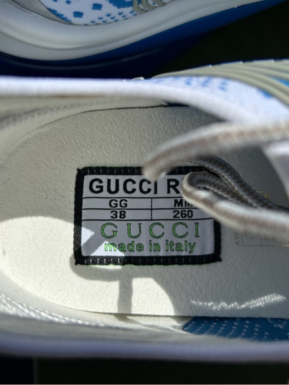 Gucci White and Blue Sneakers with Sporty Wave Design - Picture 3 of 7